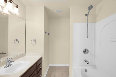 Townhouse in Jacksonville, Florida 2 bedrooms, 115.94 sq.m. № 2258998 - photo 7