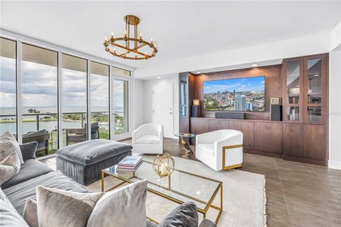 Condominio en venta en Saint Petersburg, Florida, 3 dormitorios, 196.95 m2 № 2342072 - foto 9