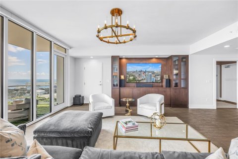 Condominio en venta en Saint Petersburg, Florida, 3 dormitorios, 196.95 m2 № 2342072 - foto 10