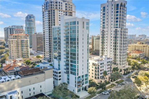 Condo à Saint Petersburg, Floride, 3 chambres  № 2342072