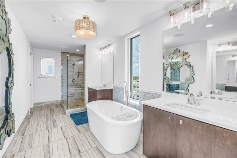 Condominio en venta en Saint Petersburg, Florida, 3 dormitorios, 196.95 m2 № 2342072 - foto 21