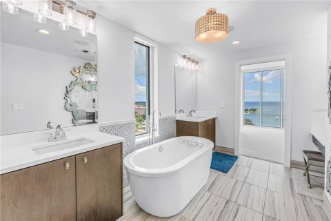 Condominio en venta en Saint Petersburg, Florida, 3 dormitorios, 196.95 m2 № 2342072 - foto 23