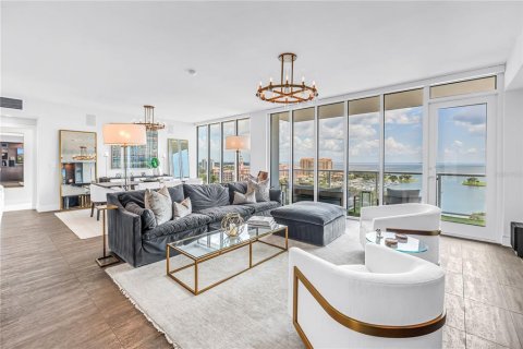 Condominio en venta en Saint Petersburg, Florida, 3 dormitorios, 196.95 m2 № 2342072 - foto 8