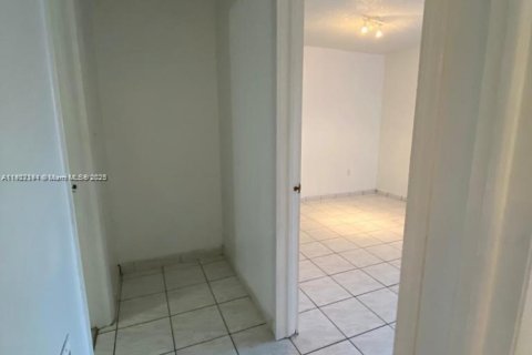 Снять в аренду кондоминиум в Майами, Флорида 2 спальни, 67.63м2, № 1963881 - фото 10