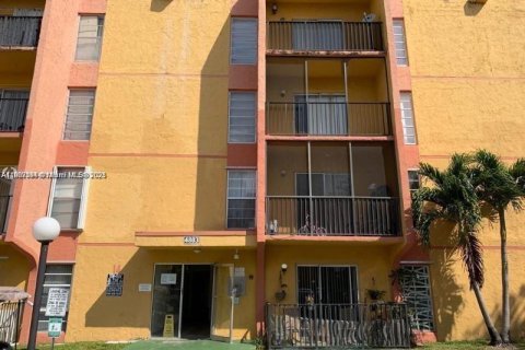 Снять в аренду кондоминиум в Майами, Флорида 2 спальни, 67.63м2, № 1963881 - фото 16