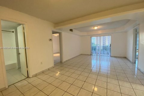 Снять в аренду кондоминиум в Майами, Флорида 2 спальни, 67.63м2, № 1963881 - фото 11