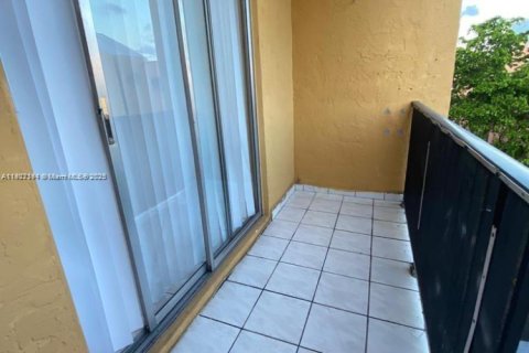 Снять в аренду кондоминиум в Майами, Флорида 2 спальни, 67.63м2, № 1963881 - фото 15