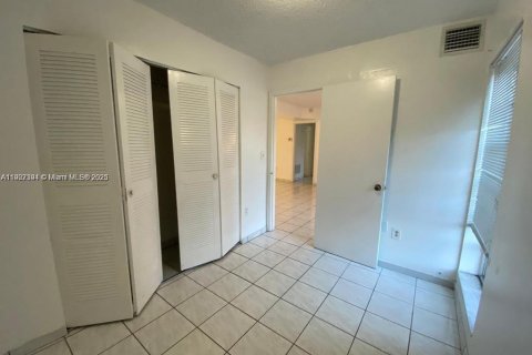 Снять в аренду кондоминиум в Майами, Флорида 2 спальни, 67.63м2, № 1963881 - фото 7