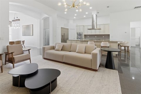 Купить виллу или дом в Уинтер-Гарден, Флорида 11 комнат, 331.66м2, № 2115812 - фото 16