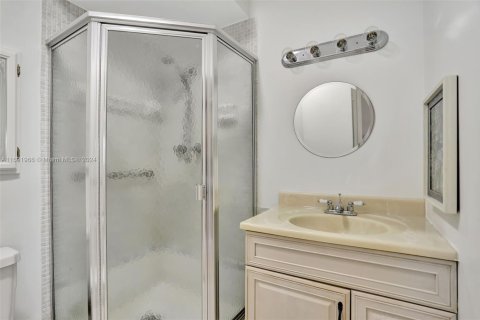 Condo in Lauderdale Lakes, Florida, 2 bedrooms  № 1864722 - photo 18