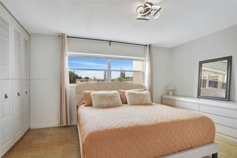 Condo in Lauderdale Lakes, Florida, 2 bedrooms  № 1864722 - photo 13