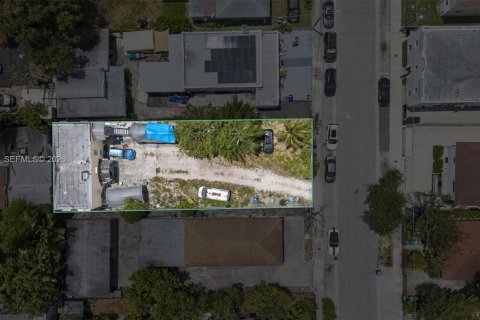 Immobilier commercial à vendre à Miami, Floride: 167.22 m2 № 2171047 - photo 2