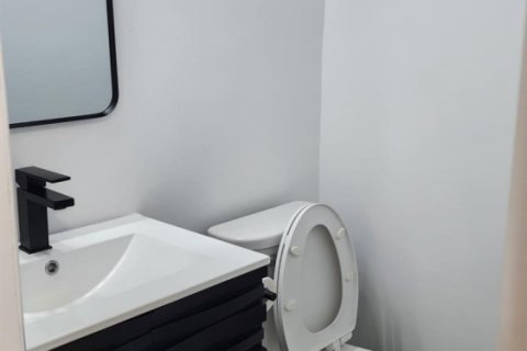 Propiedad comercial en alquiler en Dania Beach, Florida № 1036039 - foto 1