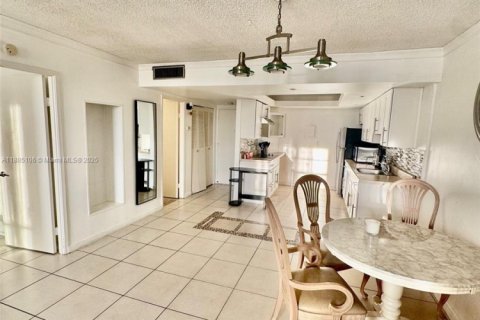 Copropriété à louer à Miami, Floride: 1 chambre, 74.41 m2 № 1931610 - photo 16