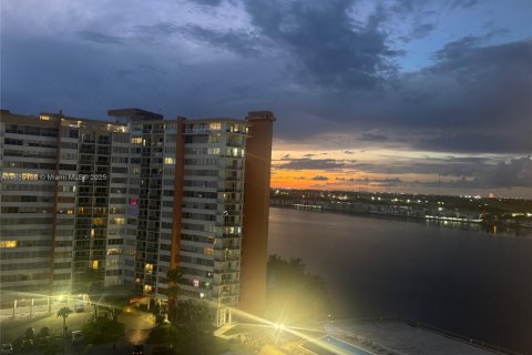 Copropriété à louer à Miami, Floride: 1 chambre, 74.41 m2 № 1931610 - photo 3