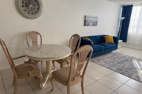 Copropriété à louer à Miami, Floride: 1 chambre, 74.41 m2 № 1931610 - photo 6