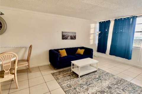 Copropriété à louer à Miami, Floride: 1 chambre, 74.41 m2 № 1931610 - photo 20