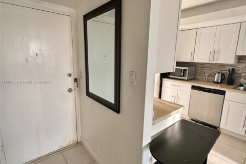 Copropriété à louer à Miami, Floride: 1 chambre, 74.41 m2 № 1931610 - photo 14