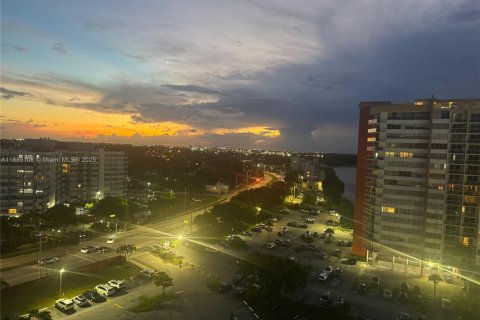 Copropriété à louer à Miami, Floride: 1 chambre, 74.41 m2 № 1931610 - photo 4