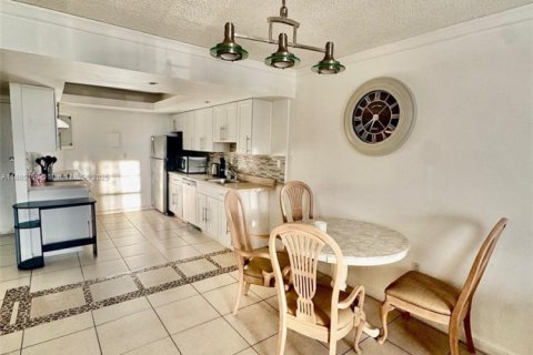 Copropriété à louer à Miami, Floride: 1 chambre, 74.41 m2 № 1931610 - photo 17