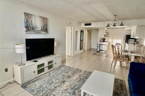 Copropriété à louer à Miami, Floride: 1 chambre, 74.41 m2 № 1931610 - photo 18