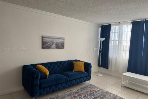 Copropriété à louer à Miami, Floride: 1 chambre, 74.41 m2 № 1931610 - photo 5