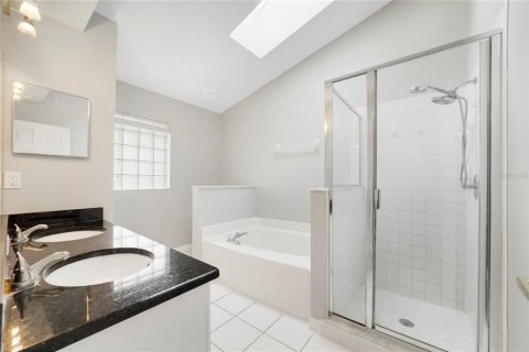 House in Davenport, Florida 3 bedrooms, 126.53 sq.m. № 2399047 - photo 13