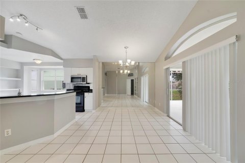 House in Davenport, Florida 3 bedrooms, 126.53 sq.m. № 2399047 - photo 12