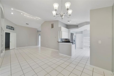 House in Davenport, Florida 3 bedrooms, 126.53 sq.m. № 2399047 - photo 8