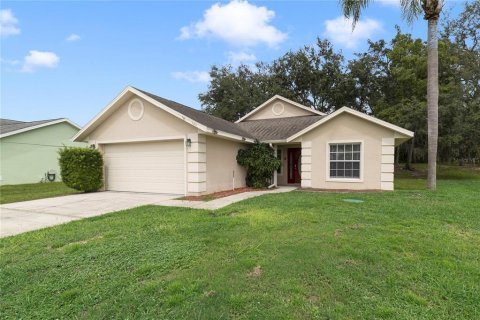 House in Davenport, Florida 3 bedrooms, 126.53 sq.m. № 2399047