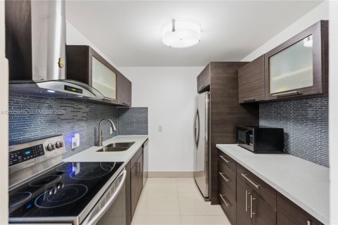 Condominio en Aventura, Florida, 2 dormitorios  № 2168828