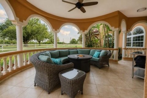 House in Groveland, Florida 4 bedrooms, 360.09 sq.m. № 2210490 - photo 16