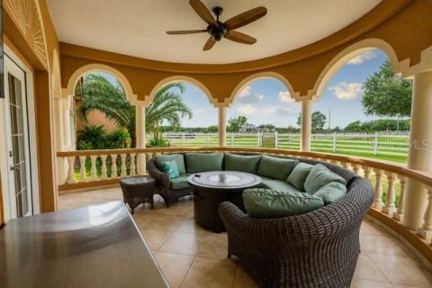 House in Groveland, Florida 4 bedrooms, 360.09 sq.m. № 2210490 - photo 17