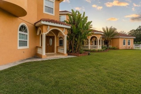 House in Groveland, Florida 4 bedrooms, 360.09 sq.m. № 2210490 - photo 11
