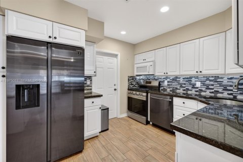 House in Hollywood, Florida 3 bedrooms, 150.04 sq.m. № 2057440 - photo 5