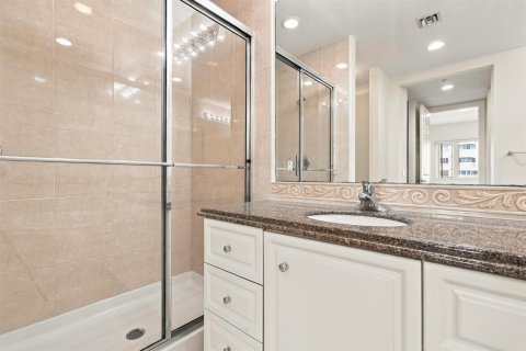 Condo in St. Lucie, Florida, 2 bedrooms № 2392409 - photo 21