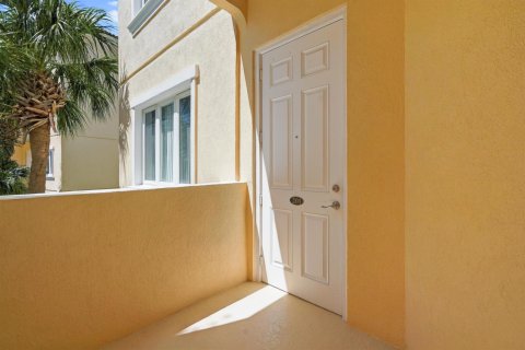 Condo in St. Lucie, Florida, 2 bedrooms № 2392409 - photo 28