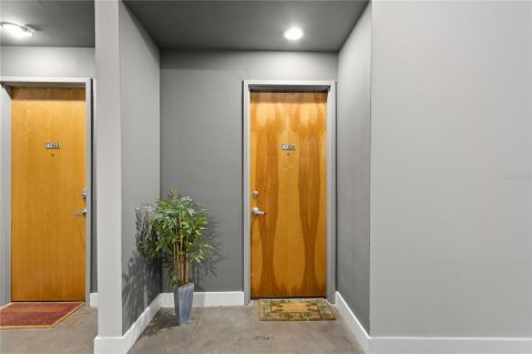 Condominio en alquiler en Tampa, Florida, 2 dormitorios, 122.91 m2 № 1894146 - foto 2