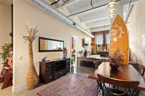 Condo in Tampa, Florida, 2 bedrooms  № 1894146 - photo 22
