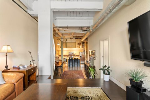 Condominio en alquiler en Tampa, Florida, 2 dormitorios, 122.91 m2 № 1894146 - foto 12
