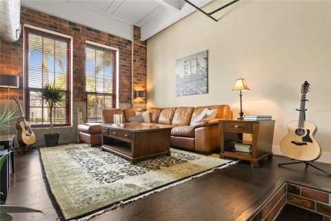 Condo in Tampa, Florida, 2 bedrooms  № 1894146 - photo 9