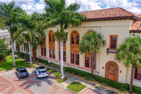 Condo in Tampa, Florida, 2 bedrooms  № 1894146 - photo 1