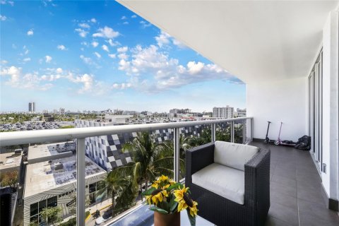Copropriété à vendre à Miami Beach, Floride: 2 chambres, 117.99 m2 № 1950394 - photo 1