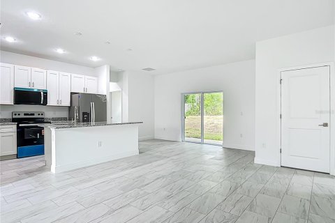 Casa en venta en Citrus Springs, Florida, 4 dormitorios, 169.73 m2 № 1818821 - foto 4