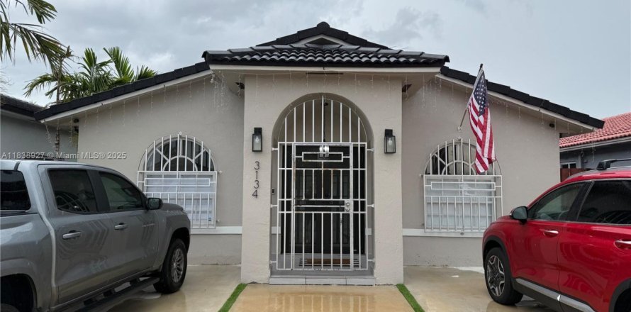 Casa en Hialeah, Florida 3 dormitorios, 117.06 m2 № 1828741