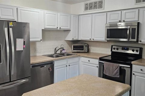 Condo in Altamonte Springs, Florida, 2 bedrooms  № 1759320 - photo 10