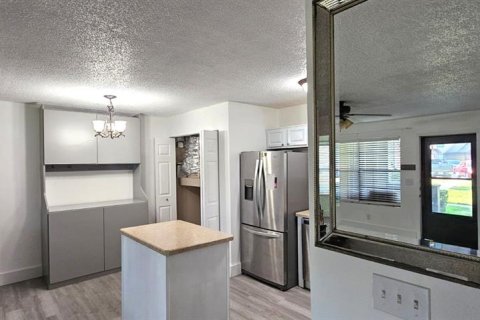Condo in Altamonte Springs, Florida, 2 bedrooms  № 1759320 - photo 12