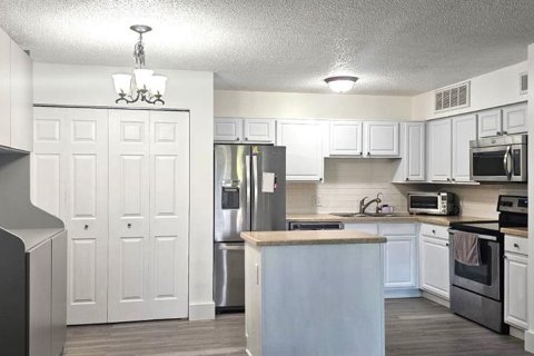 Condo in Altamonte Springs, Florida, 2 bedrooms  № 1759320 - photo 9