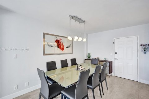 Снять в аренду кондоминиум в Холливуд, Флорида 2 спальни, 111.3м2, № 2027964 - фото 12