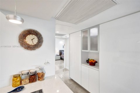 Снять в аренду кондоминиум в Холливуд, Флорида 2 спальни, 111.3м2, № 2027964 - фото 16